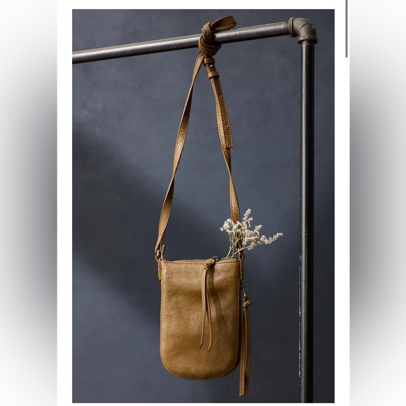 Free People Handbags - WE THE FREE FREE PEOPLE Leather Wyatt Travel Small Wallet Boho Crossbody